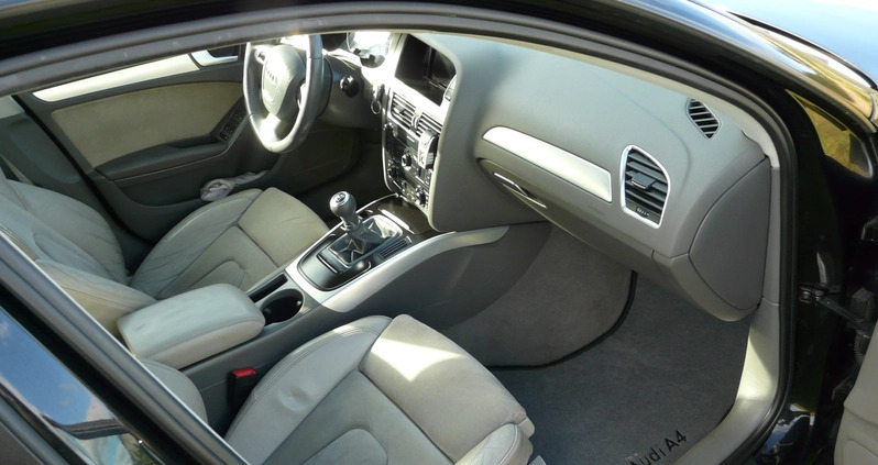 Audi A4 cena 29900 przebieg: 198000, rok produkcji 2009 z Zawiercie małe 407